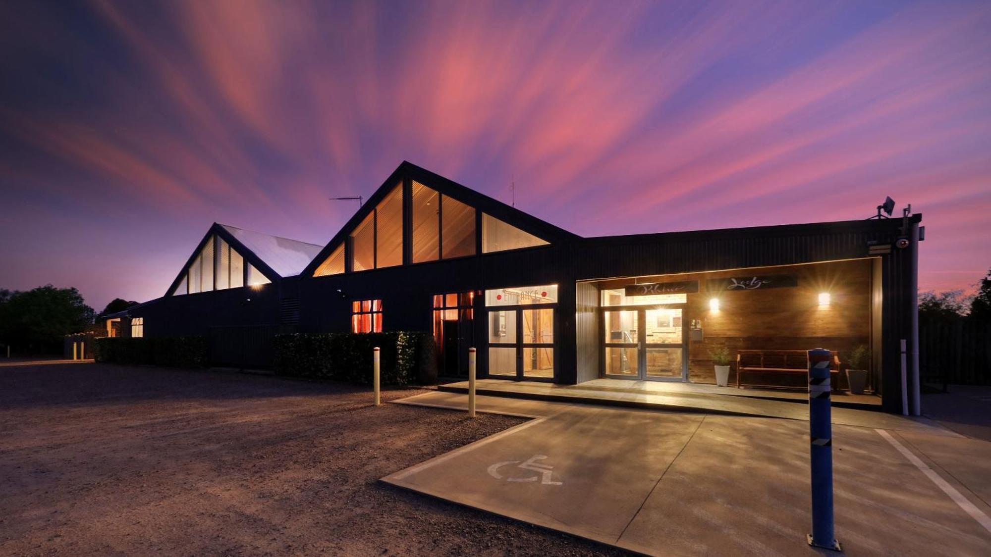 Dubbo Rhino Lodge Bagian luar foto