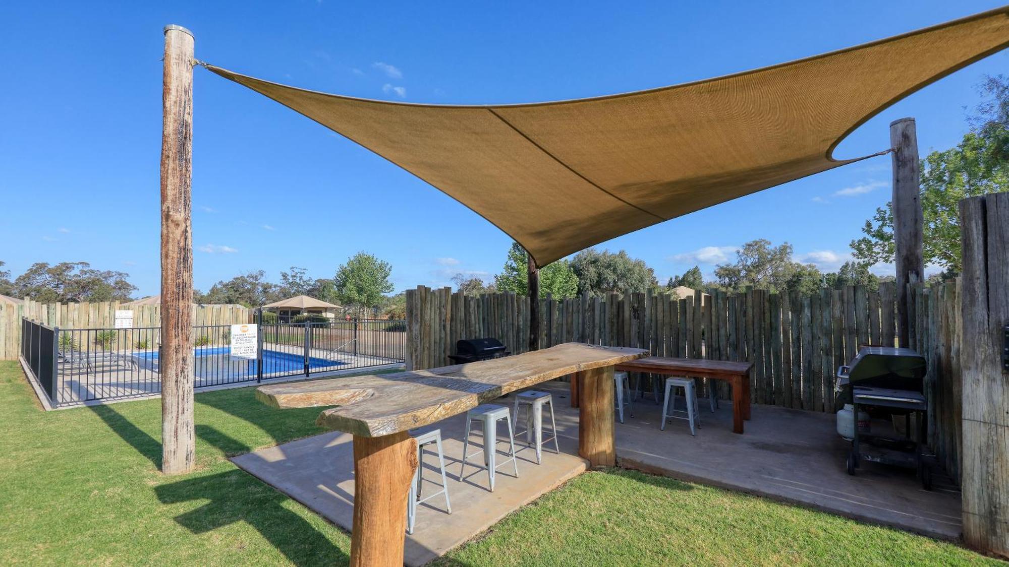 Dubbo Rhino Lodge Bagian luar foto