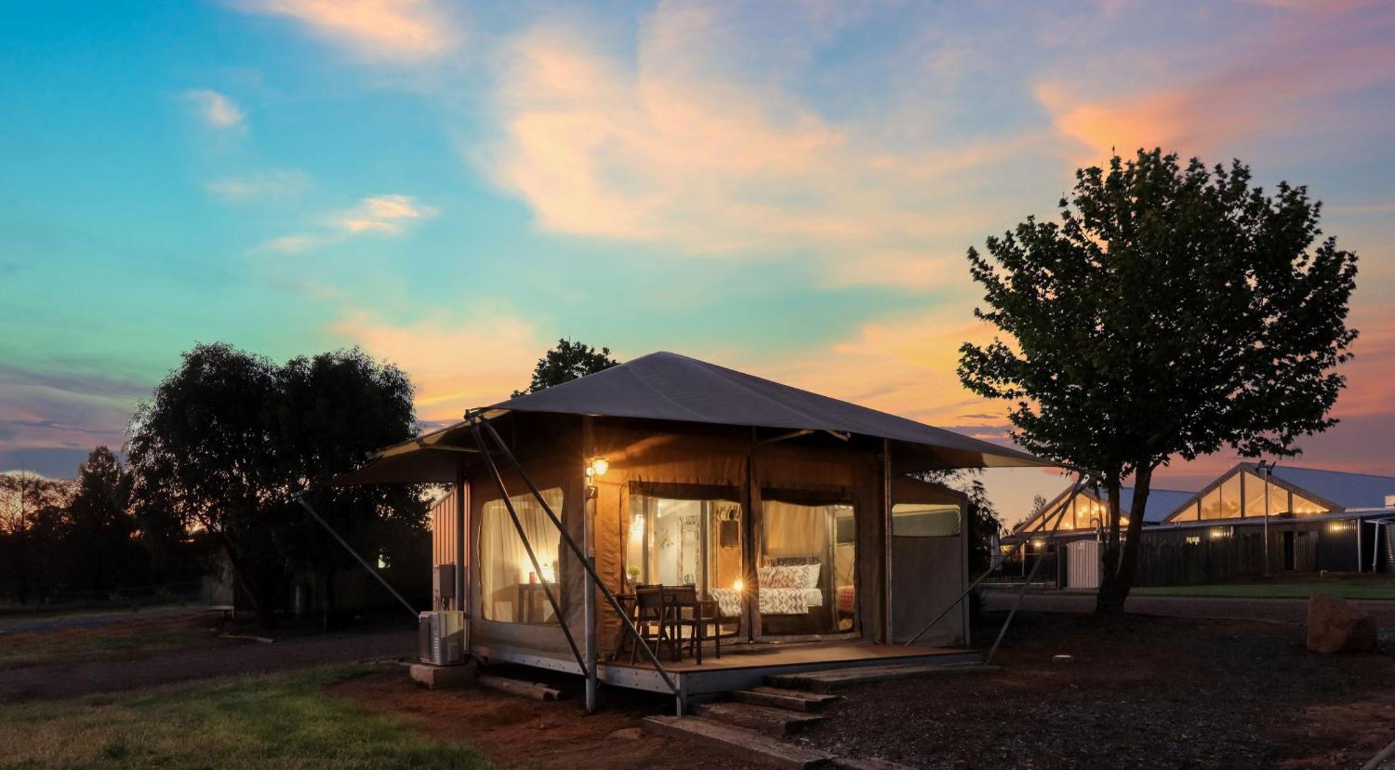 Dubbo Rhino Lodge Bagian luar foto
