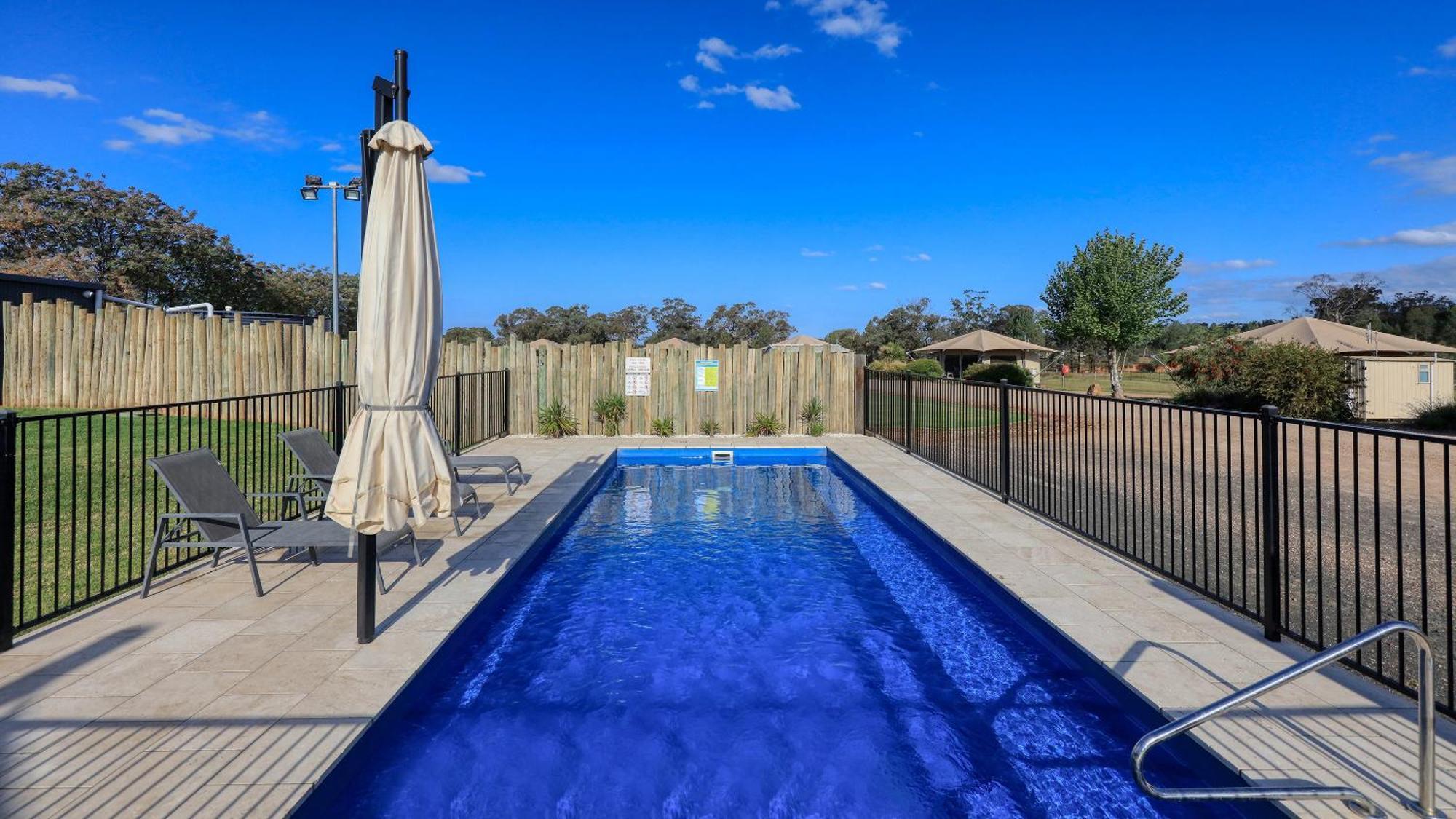 Dubbo Rhino Lodge Bagian luar foto