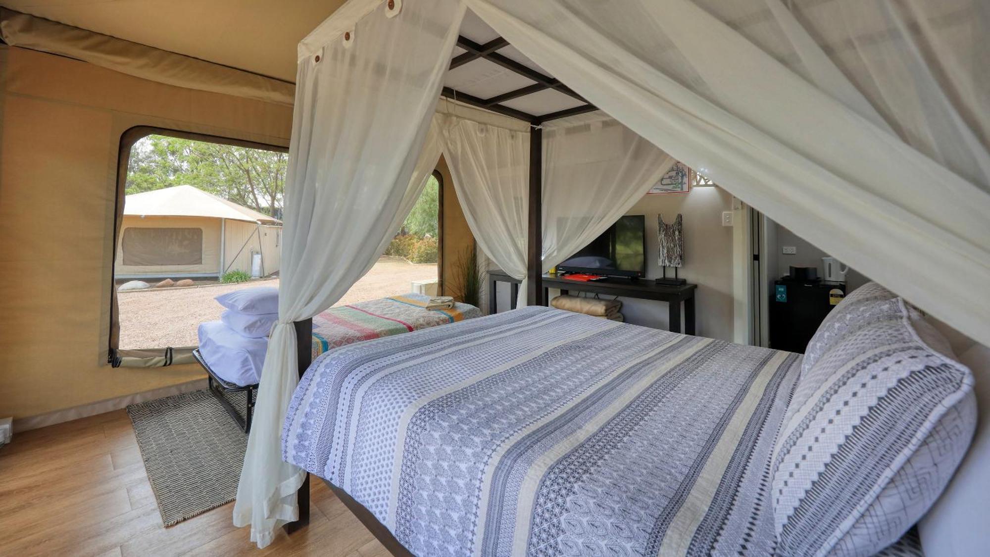Dubbo Rhino Lodge Bagian luar foto