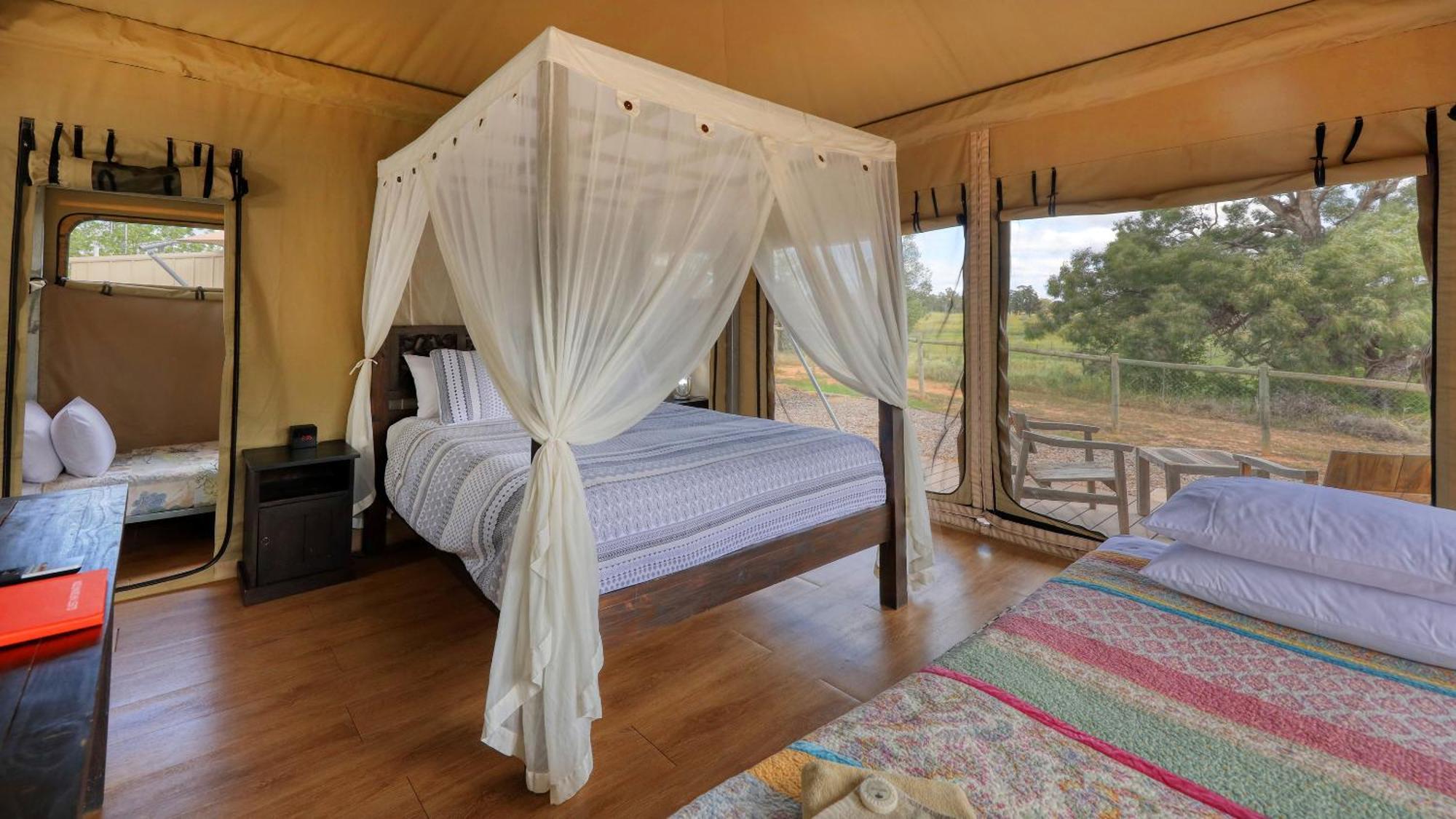 Dubbo Rhino Lodge Bagian luar foto